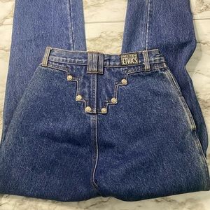 90’s Western Ethics boyfriend jeans!